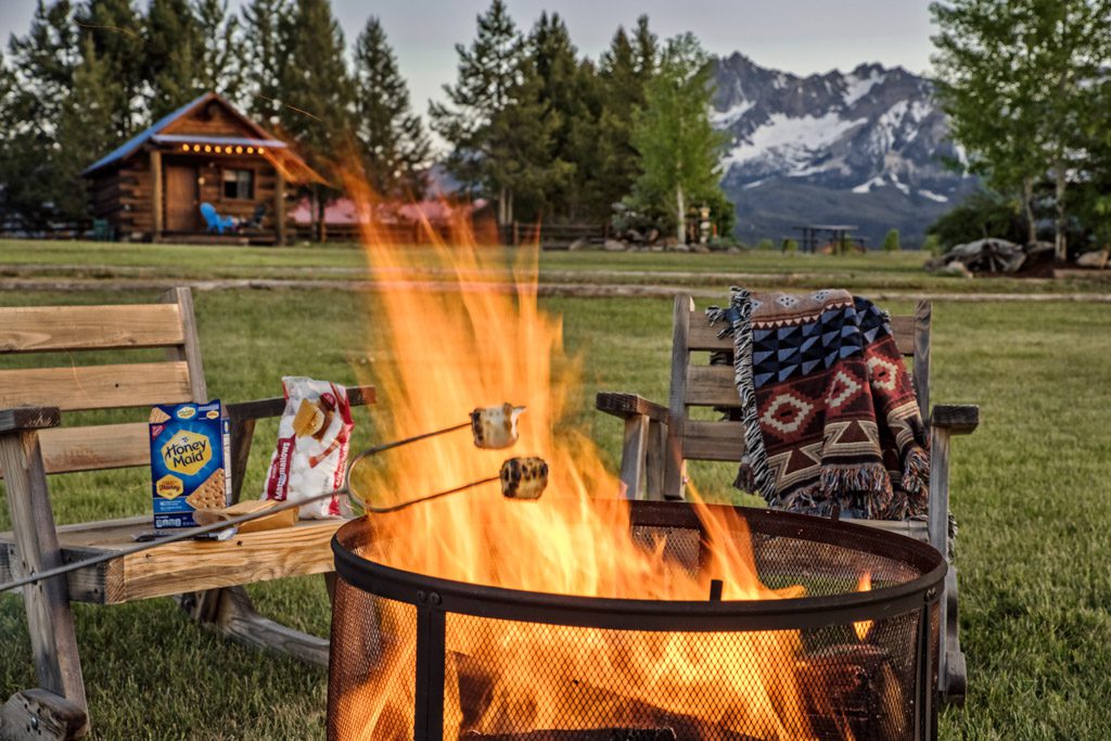 2018_TriC-Cabins_Smores-01_web